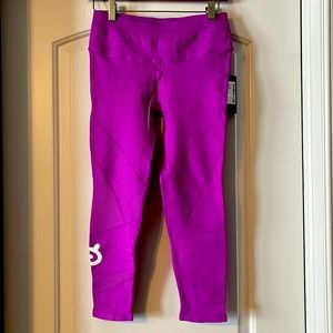 NWT Nux x Peloton seamless shapeshifter legging. Size large